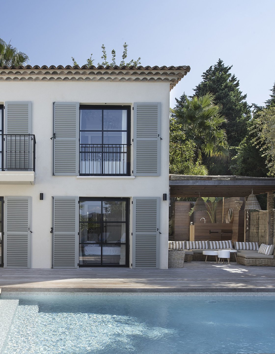 Althoff Belrose Villa Rental in St. Tropez Residence Pool und Fassade